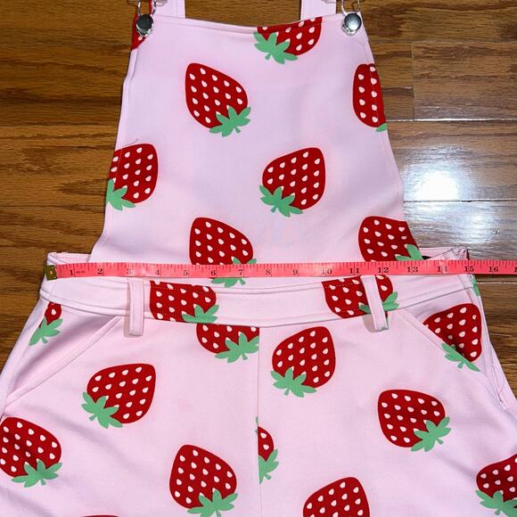Hot Topic Pink Strawberry Print Shortalls Size Medium - Picture 10 of 12